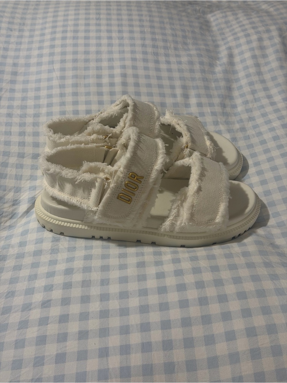 Source Unknown White Frayed Strap Sandals with Gold Accent